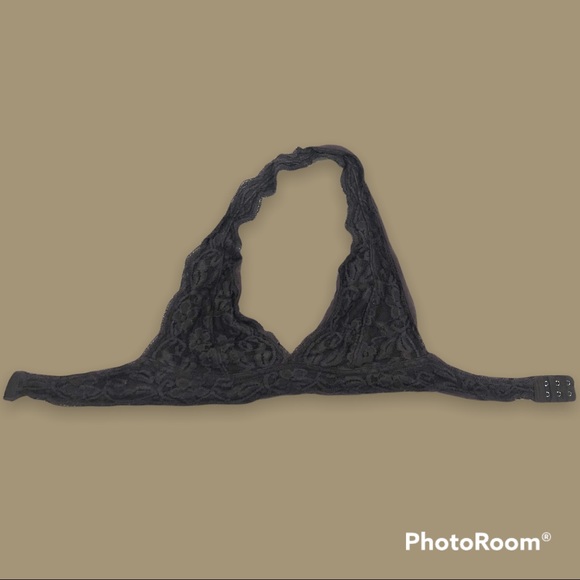 ⚜️ Out From Under Lace Halter Bralette ⚜️ - Picture 6 of 9